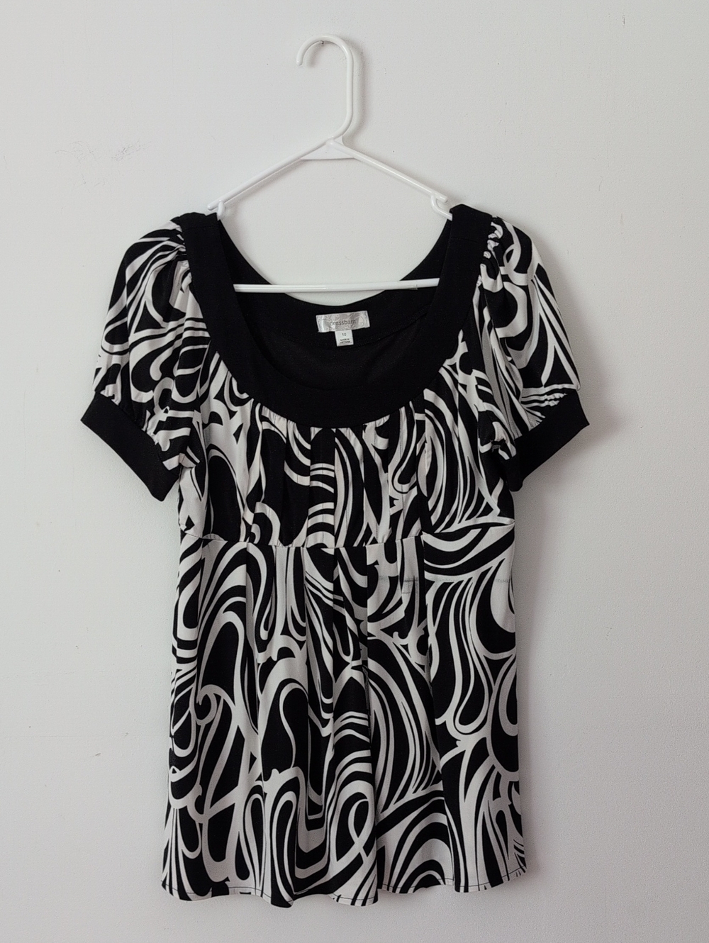 dressbarn Black and White Scoop-Neck Short Sleeve Top